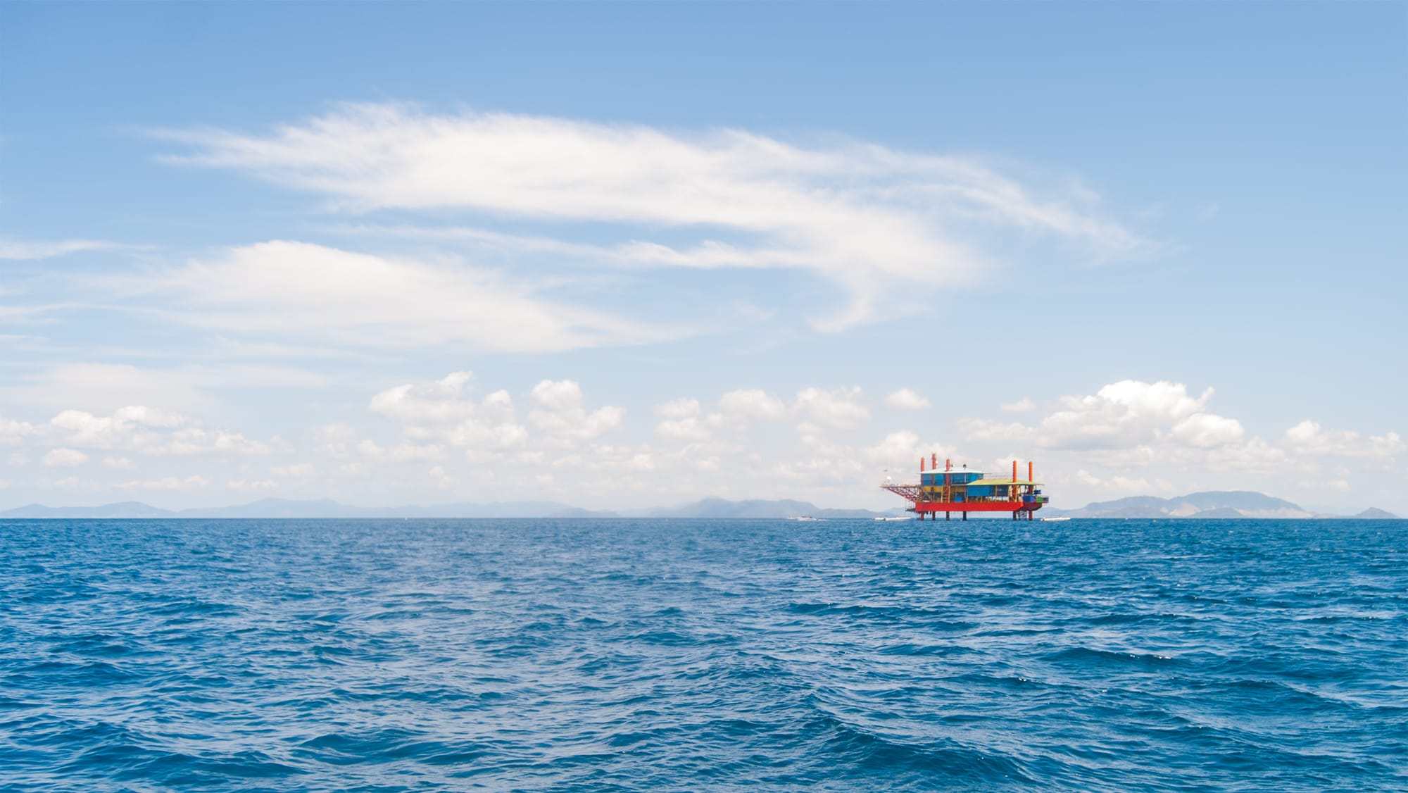 A Big, Oceanic Diving Rig