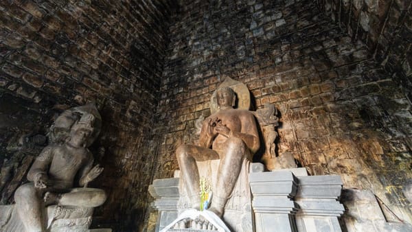 Avalokitesvara & Vairocana